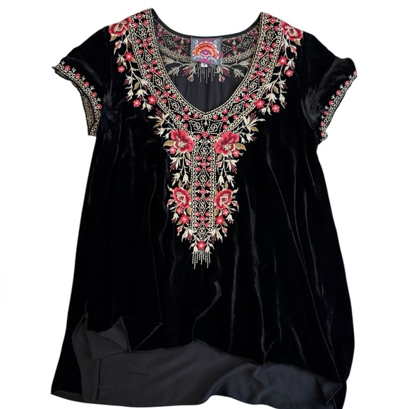 Johnny Was medium Black Velvet Cap Sleeve Embroidered V-Neck Boho Blouse Top - Picture 2 of 6